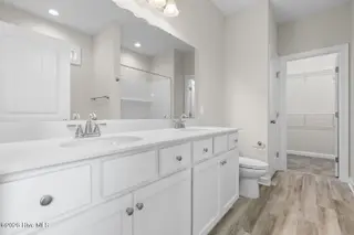 4060 Hunters Trail, Jacksonville, NC 28546 – photo 17: Main Bathroom
