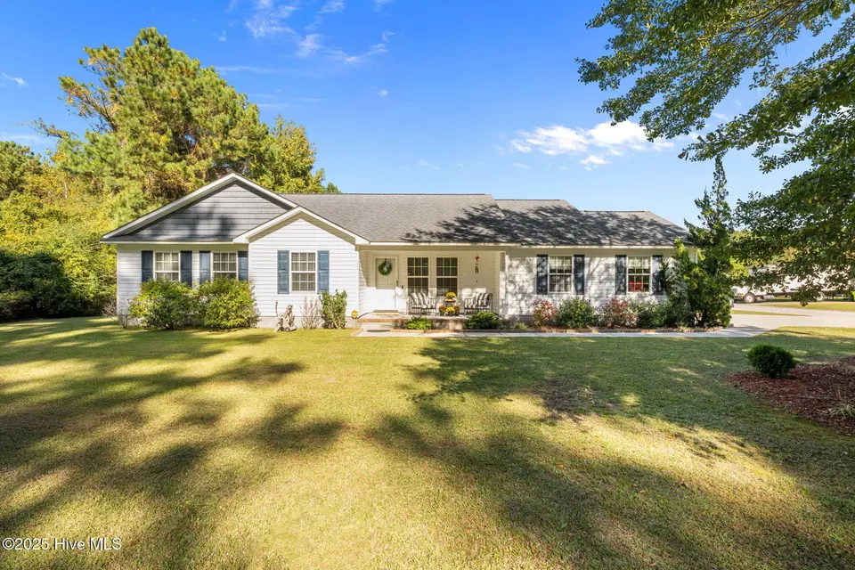 5694 County Line Road, New Bern, NC 28562 – photo 1 of 36: 37-web-or-mls-DSC_6804
