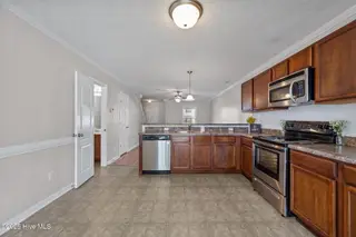 229 Glen Cannon Drive, Jacksonville, NC 28546 – photo 8: 31-web-or-mls-_RAD0682