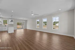 1009 Brighton Drive, New Bern, NC 28562 – photo 9: 18-web-or-mls-DSC_2878