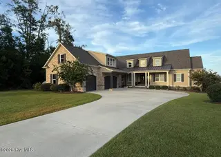 110 Stillwood Court, New Bern, NC 28560 – photo 2: Riverbluff home