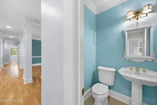 370 Whitebridge Road, Hampstead, NC 28443 – photo 12: 12_hallway