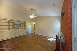 186 Raintree Circle, Jacksonville, NC 28540 – photo 9: Living Room