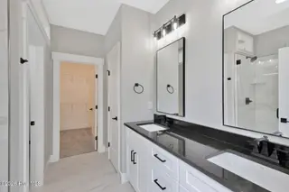 418 Summit Street, Aberdeen, NC 28315 – photo 17: primary bath1