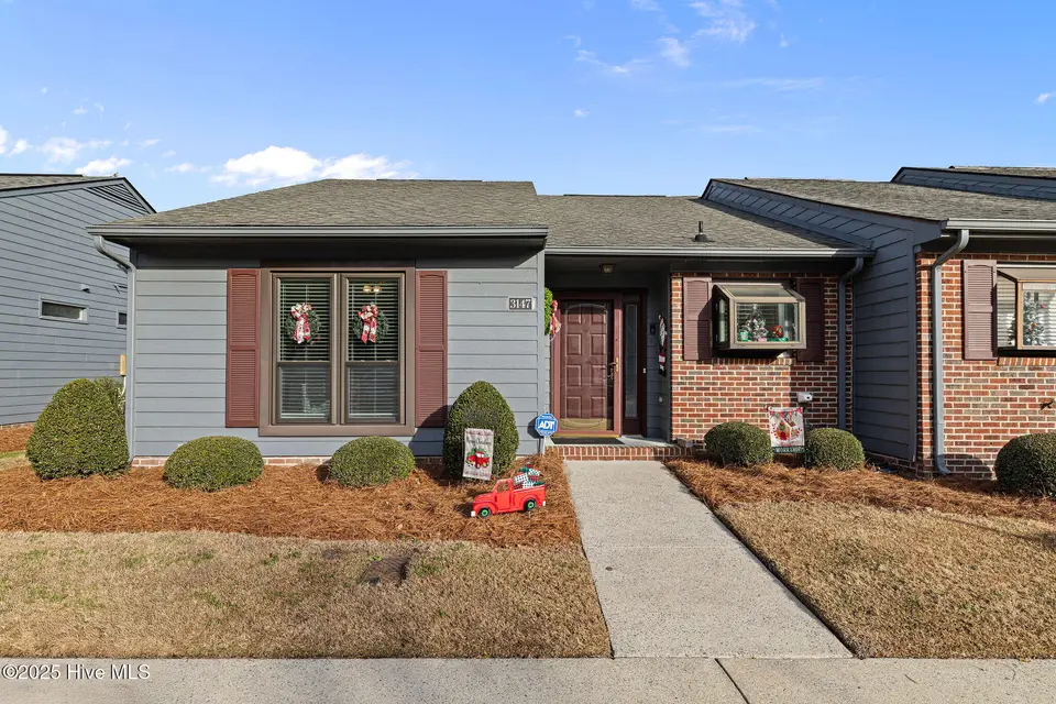 3147 Fox Run Drive, Kinston, NC 28504 – photo 1 of 20: Fox Run