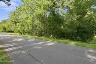 5303 Trade Winds Road, New Bern, NC 28560 – photo 11: 9-web-or-mls-0C0A3349