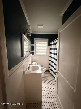 1800 Anderson Street NW, Wilson, NC 27893 – photo 6: Guest Bath