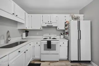 6517 Spicewood Street, Wilmington, NC 28405 — 3-bedroom home in Weatherwood, Wilmington, NC, photo 9 of 31: 6517SpicewoodStreet-19