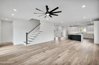406 Birmingham Avenue, Carolina Beach, NC 28428 – photo 14: 406BirminghamAvenue-11