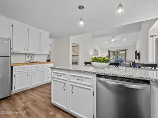 131 Oakleaf Drive, Pine Knoll Shores, NC 28512 – photo 18: Kitchen