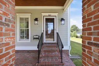 807 E Front Street, New Bern, NC 28560 – photo 5: 6-web-or-mls-0C0A9640_edit