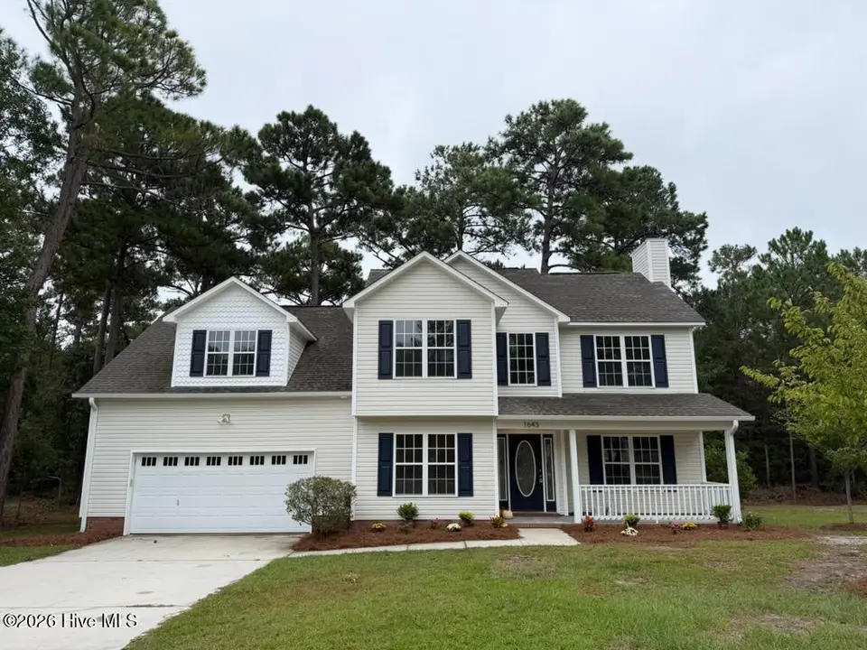 1643 Chadwick Shores Drive, Sneads Ferry, NC 28460 – photo 1 of 19: IMG_2711