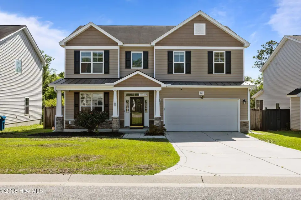 225 Peggys Trace, Sneads Ferry, NC 28460 – photo 1 of 57: Front