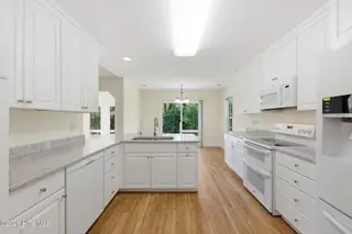 1007 Barkentine Drive, New Bern, NC 28560 – photo 14: Kitchen