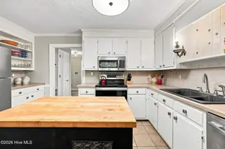 213 Woodhaven Road, Greenville, NC 27834 – photo 11: 27-web-or-mls-IMG_7312-edit