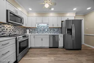 2608 Northwoods Drive, Jacksonville, NC 28540 – photo 11: 16-web-or-mls-2608 Northwoods Dr. 30