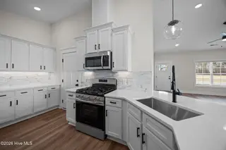 121 Lady O Drive A, Greenville, NC 27834 – photo 11: 24-web-or-mls-BLS_0057