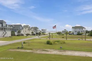 101 Wave Court, Newport, NC 28570 – photo 4: 13-web-or-mls-101 Wave Ct 013