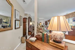 4106 Breezewood Drive Apt 102, Wilmington, NC 28412 – photo 5: 5_foyer