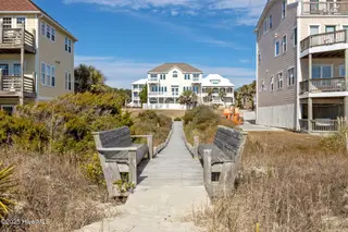 9711 Dolphin Ridge Road, Emerald Isle, NC 28594 – photo 9: 19-web-or-mls-_S3A8202