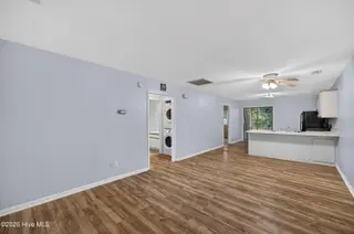 522 S Kerr Avenue Apt 42, Wilmington, NC 28403 — 2-bedroom condo in Candlewyck, Wilmington, NC, photo 4 of 25: 522SKerrAvenueUnit42-4
