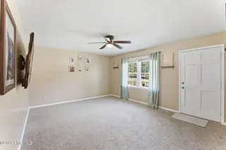 409 Bradford Drive, New Bern, NC 28560 – photo 6: 31-web-or-mls-0c0a3930-Edited