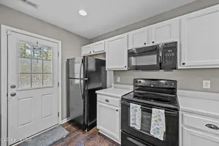 8593 Heirloom Drive NE, Leland, NC 28451 – photo 8: 29-web-or-mls-IMG_2764