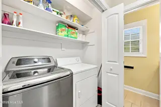 2036 Cambria Drive B, Greenville, NC 27834 – photo 21: 41-print-IMG_8147_edit