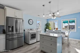 601 Emerald Drive, Emerald Isle, NC 28594 – photo 14: Kitchen