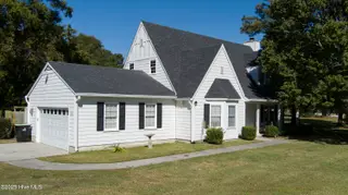 1223 Creek Road, Morehead City, NC 28557 — 3-bedroom home in Dill Creek, Morehead City, NC, photo 6 of 60: 1223RiverRd-11-5-25-004