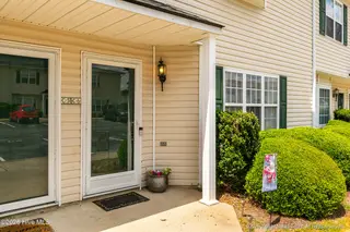 2325 Vineyard Drive C6, Winterville, NC 28590 – photo 4: 20260420 MLS M_Heinz 2325 Vineyard Dr Ap