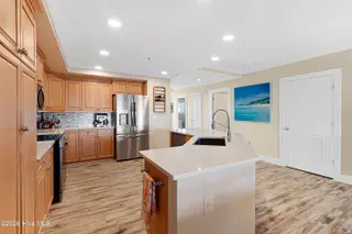 212 Old Causeway Road 107 & B13 Slip, Beaufort, NC 28516 — 3-bedroom condo in Morgan Creek Landing, Beaufort, NC, photo 13 of 49: Kitchen