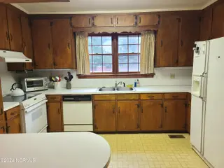 1904 Sedgefield Drive, Kinston, NC 28504 – photo 21: 20240924_110716