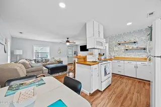 159 NW 4th Street, Oak Island, NC 28465 – photo 20: 20_dining area
