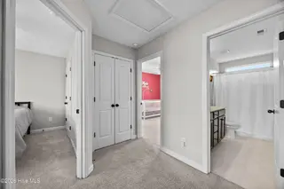 214 Breakwater Drive, Sneads Ferry, NC 28460 – photo 18: 21_hallway