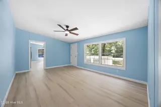 211 Pond Road, Rocky Point, NC 28457 – photo 6: 6_living room