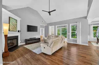 101 Beaumont Circle, Hampstead, NC 28443 — 4-bedroom home in Crown Pointe, Hampstead, NC, photo 10 of 42: DSC00269