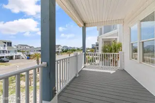 6621 W Beach Drive, Oak Island, NC 28465 – photo 4: 6621 W Beach Drive