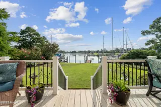 5804 Gondolier Drive, New Bern, NC 28560 – photo 3: DSC04085