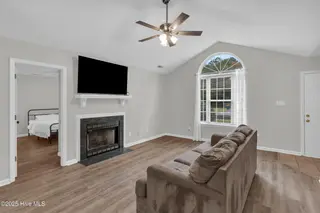 319 Palamino Trail, Jacksonville, NC 28546 – photo 4: Living Room