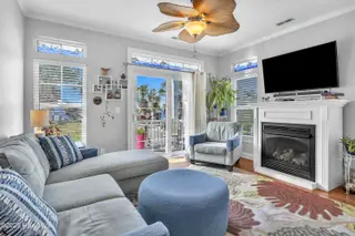 606 Tennessee Avenue 1, Carolina Beach, NC 28428 – photo 7: Living Room 2