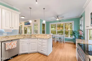 711 Captains Point, Beaufort, NC 28516 – photo 10: Kitchen