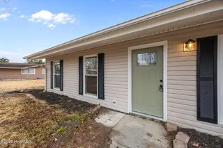 102 Tanglewood Drive, Jacksonville, NC 28540 – photo 4: 6-web-or-mls-102 Tanglewood Dr. 101