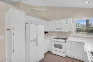 2101 Jumpin Run Drive, Wilmington, NC 28403 – photo 18: Kitchen