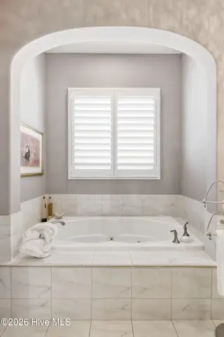 1329 S Moorings Drive, Wilmington, NC 28405 — 4-bedroom home in Landfall, Wilmington, NC, photo 20 of 43: 022_1329_south_moorings_drive-22_23