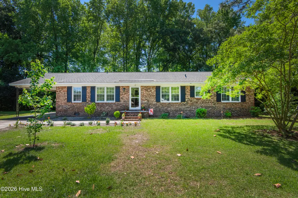 124 Osceola Drive, Greenville, NC 27858 — 3-bedroom home in Osceola, Greenville, NC, photo 1 of 48: 124-Osceola-02