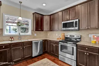 313 Red Cedar Drive, Sneads Ferry, NC 28460 — 4-bedroom home in The Preserve at Tidewater, Sneads Ferry, NC, photo 15 of 62