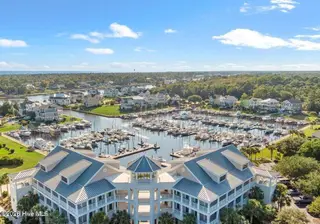 2555 St James Drive SE Unit 303, Southport, NC 28461 — 3-bedroom condo in St James, Southport, NC, photo 6 of 31: Wade.5