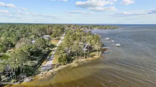 211 S River Drive, Beaufort, NC 28516 – photo 7: 6-web-or-mls-DJI_20241115131052_0968_D