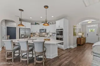 174 Holly Springs Court, Southern Pines, NC 28387 – photo 14: Breakfast Bar